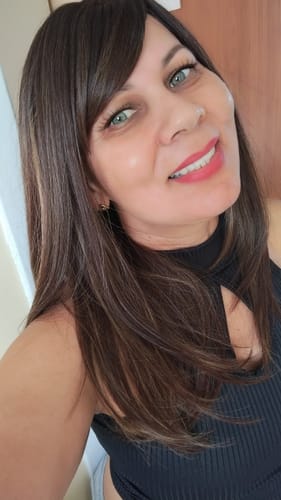 Customer photo review of Peruca Isa Castanho Luzes 3322 com Franja (Premium)