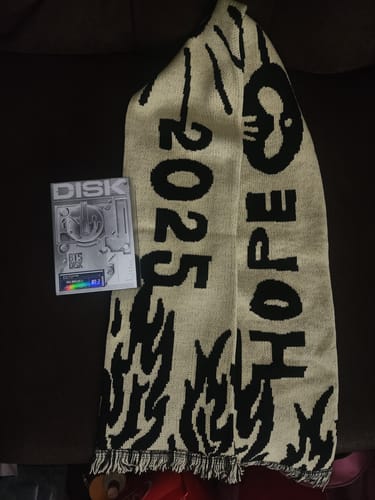 Customer photo review of [2ND PRE-ORDER] BTS J-HOPE - HOPE ON THE STAGE OFFICIAL MD HOPE SLOGAN MUFFLER (YELLOW)