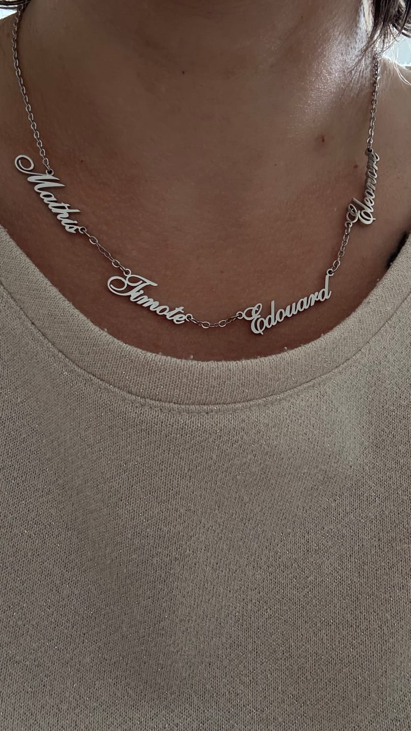 Customer photo review of Collier Personnalisé Plusieurs Prénoms