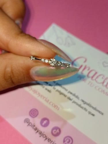 Customer photo review of Anillo Promesa Eva Plata 925
