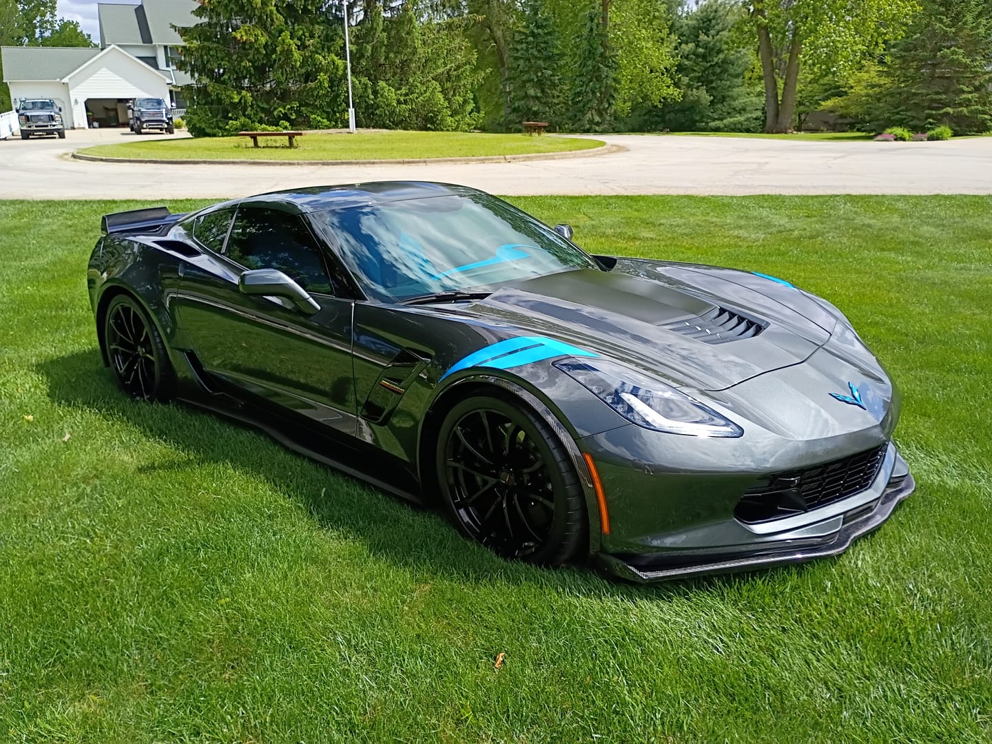 Customer photo review of Chevrolet Corvette C7 Front Fender Flares Wheel Trim