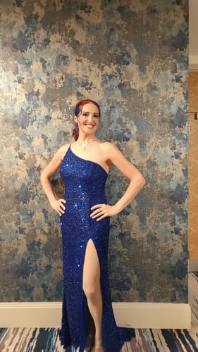 Customer photo review of Blue 1920s One-Shoulder Sequined Mermaid Dress