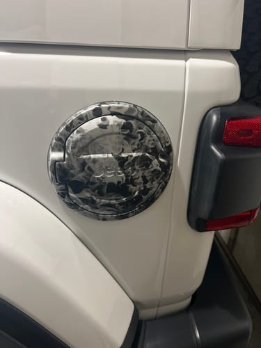 Customer photo review of Painted Fuel Door Mopar® JL/JK