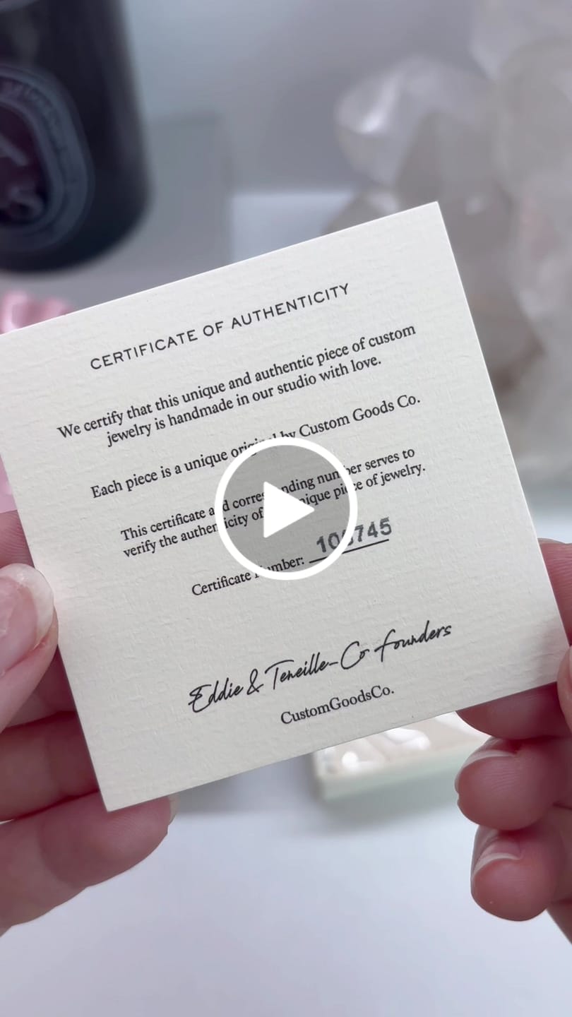Customer video review of Personalized Sideway Initial Necklace 18K Best Seller