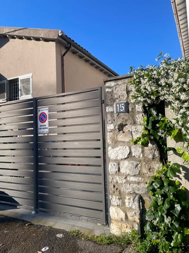 Customer photo review of Numero civico modello Stencil Square