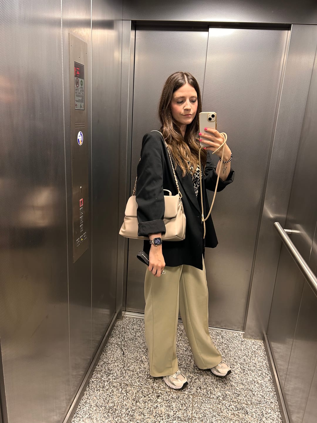 Customer photo review of LEILANI - TAUPE