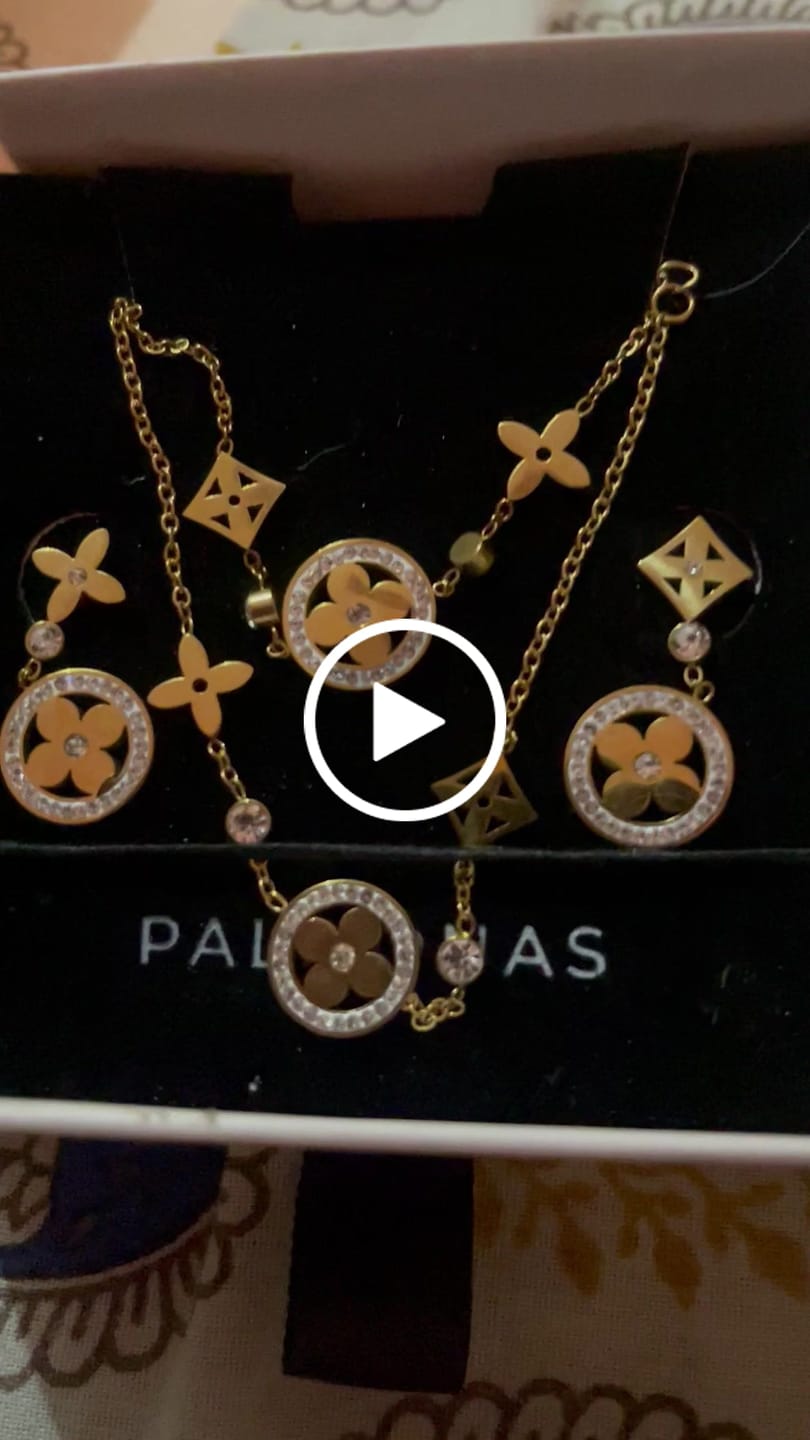 Customer video review of Zircon-Studded Floral Set