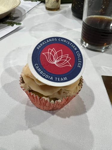 Customer photo review of 15 x 5 cm Pre-cut Standard Cupcake Custom Edible Icing Images