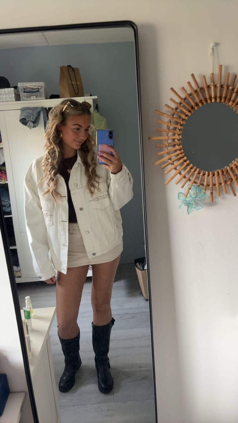 Customer photo review of LOGO STITCH DENIM JACKET OFF WHITE