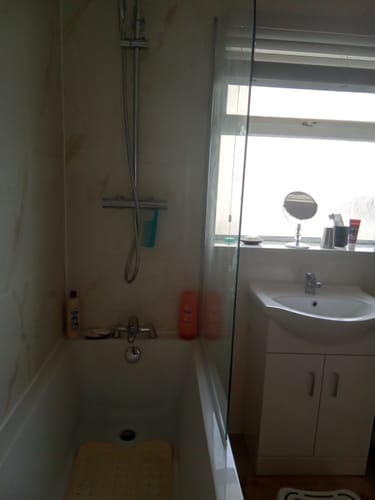 Customer photo review of 1400mm Curved Bath Screen - Chrome