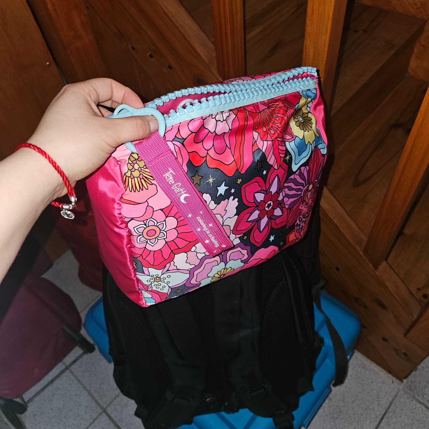 Customer photo review of ESTUCHE FLOWERS