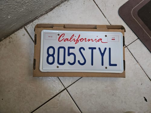 Customer photo review of 1995 CALIFORNIA LICENSE PLATE 6"x12" (156.5mm x 305mm)