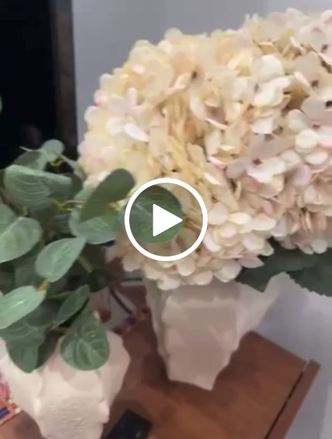 Customer video review of Grote Zijden Hortensia - Crème