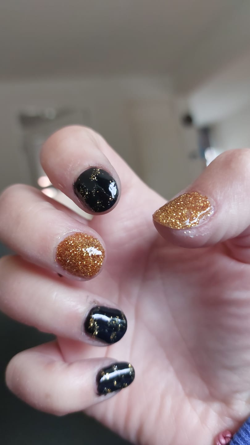 Customer photo review of Sapphire Black Dipping Powder