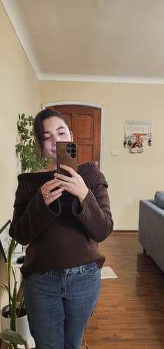 Customer photo review of SWEATER BELLA CHOCOLATE