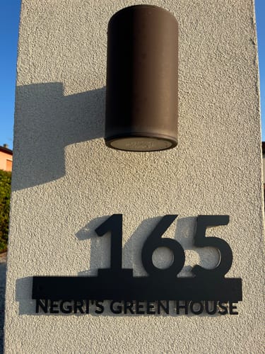 Customer photo review of Numero civico e testo sagomato modello Line 02 Acrilico