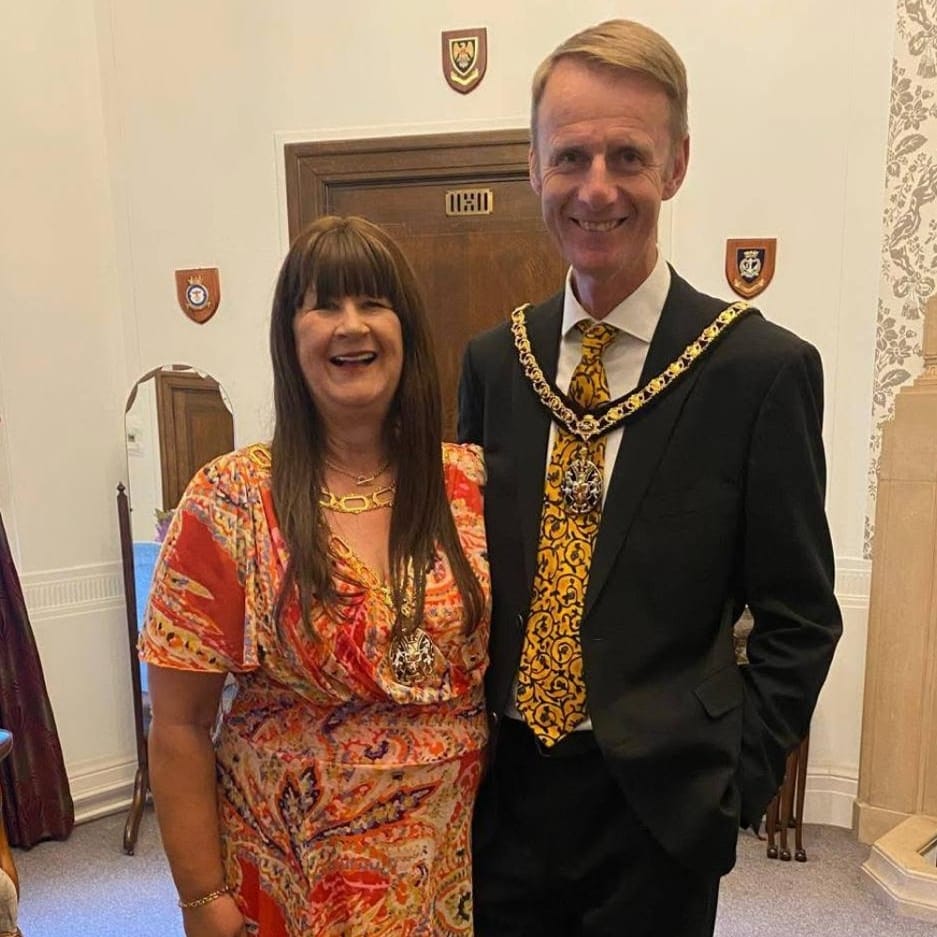 Customer photo review of Isabelle Orange Paisley Float Sleeve Maxi Dress