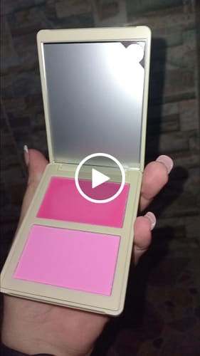 Customer video review of RUBOR EN DÚO ALLURE CREMA Y POLVO COMPACTO