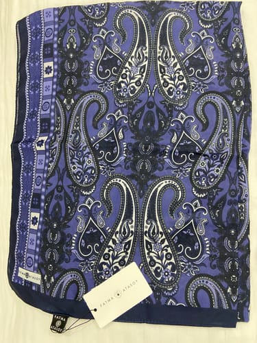 Customer photo review of Rosalie Lacivert Etnik Desen Şal