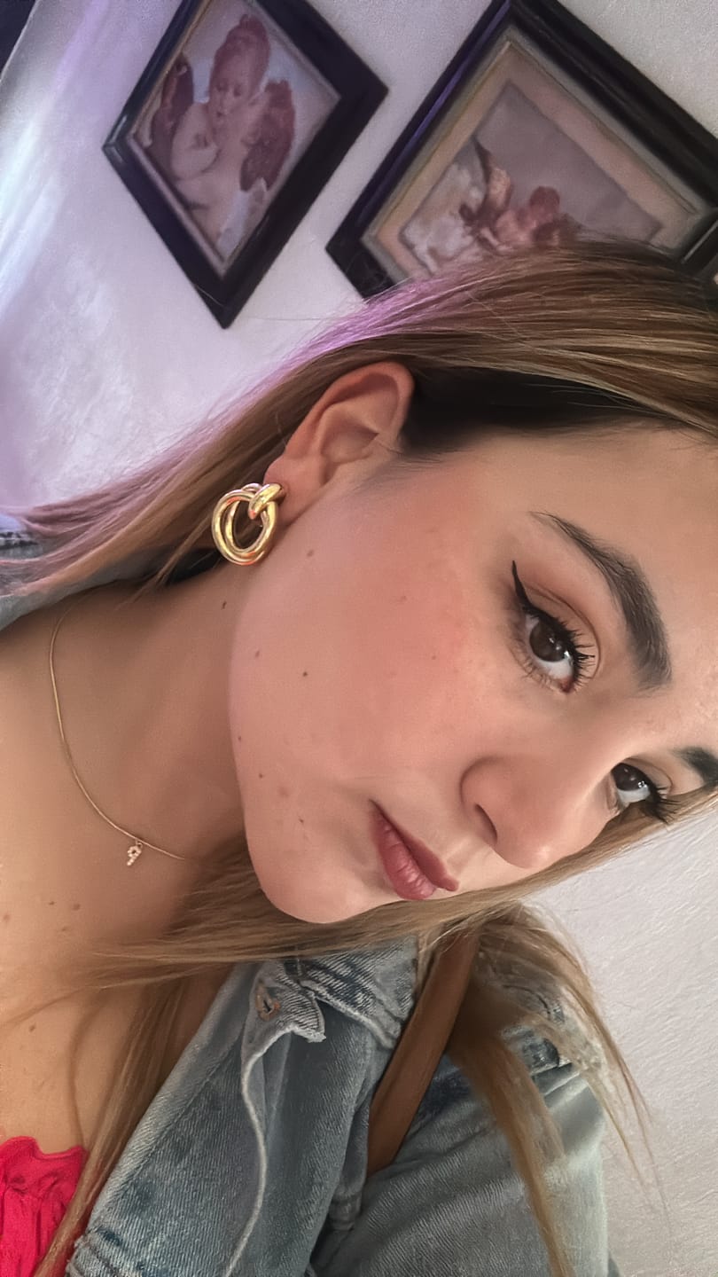 Customer photo review of Par Arete Circulo Enlazado