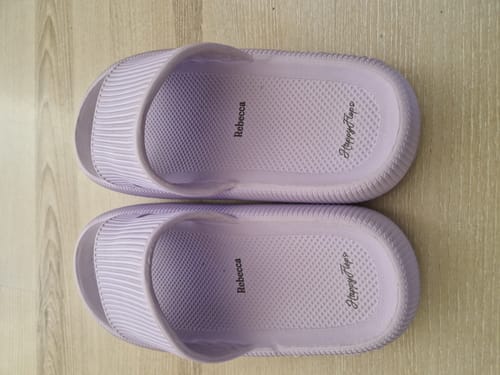 Customer photo review of HappyFlops