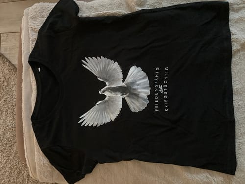 Customer photo review of PREMIUM SHIRT BUBEN • FRIEDENSFÄHIG STATT KRIEGSTÜCHTIG