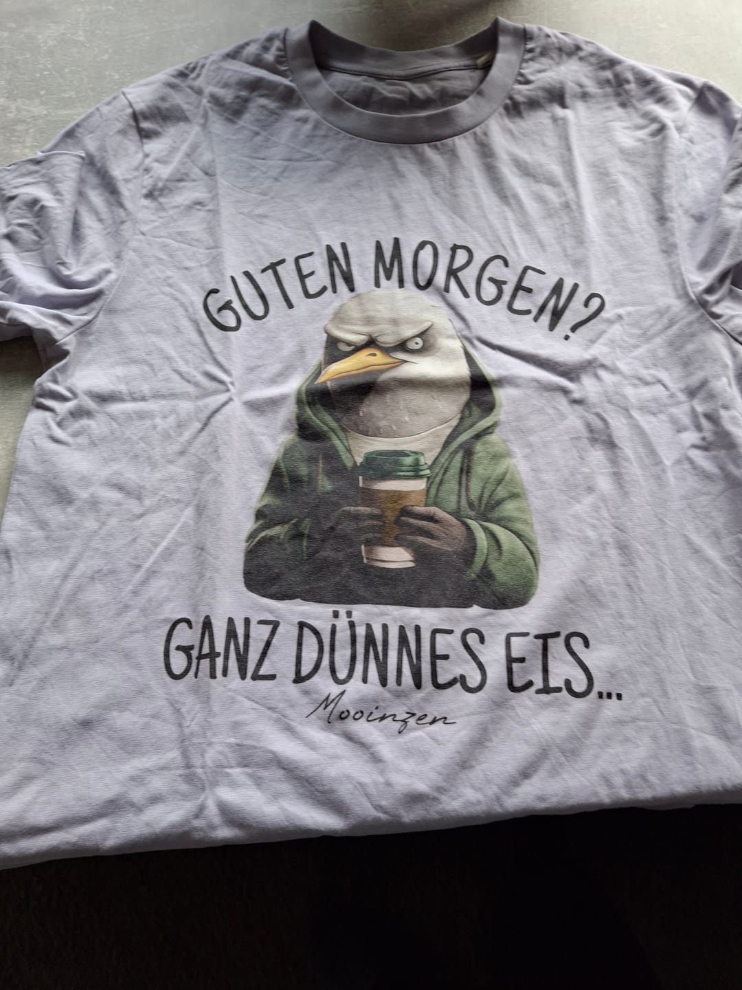 Customer photo review of Guten Morgen? Ganz dünnes Eis... · Herren Premium Bio T-Shirt