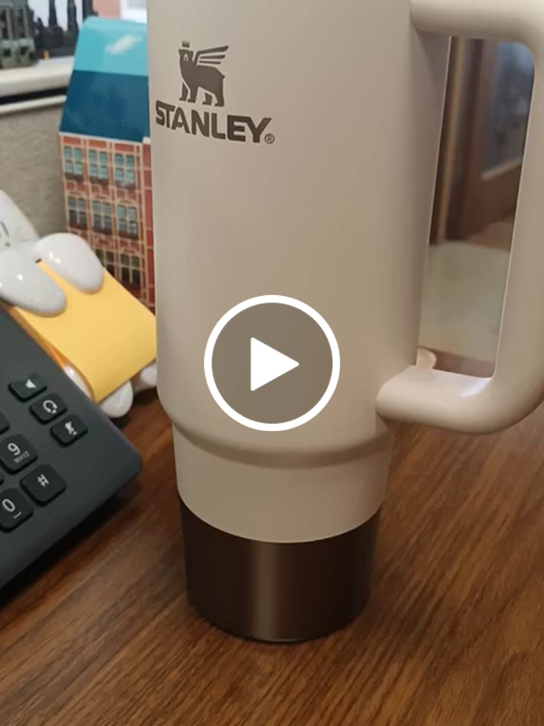 Customer video review of The Quencher H2.0 Flowstate™ Tumbler Gilded | 887ML