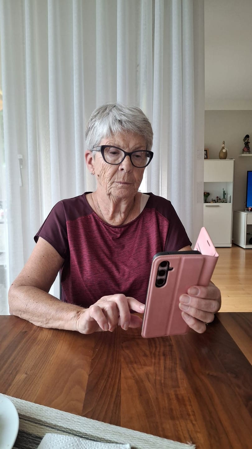 Customer photo review of Galaxy A55 - Stand Flip Case Hülle