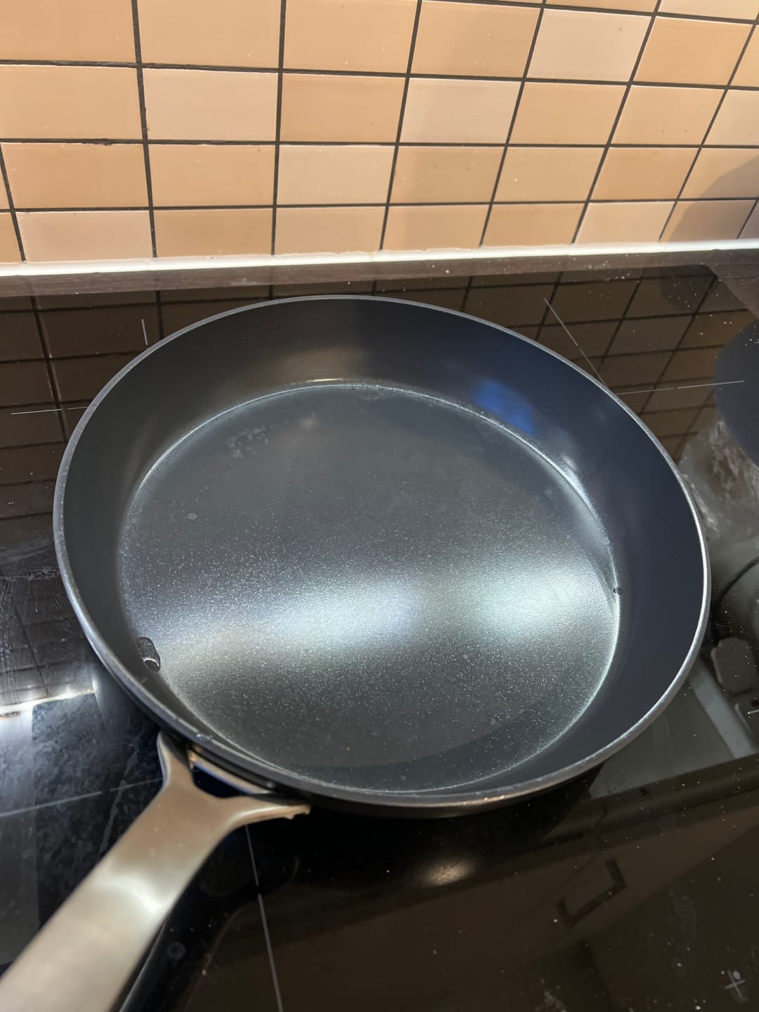 Customer photo review of GreenPan Koekenpan Copenhagen - Zwart - ø 28 cm - keramische anti-aanbaklaag