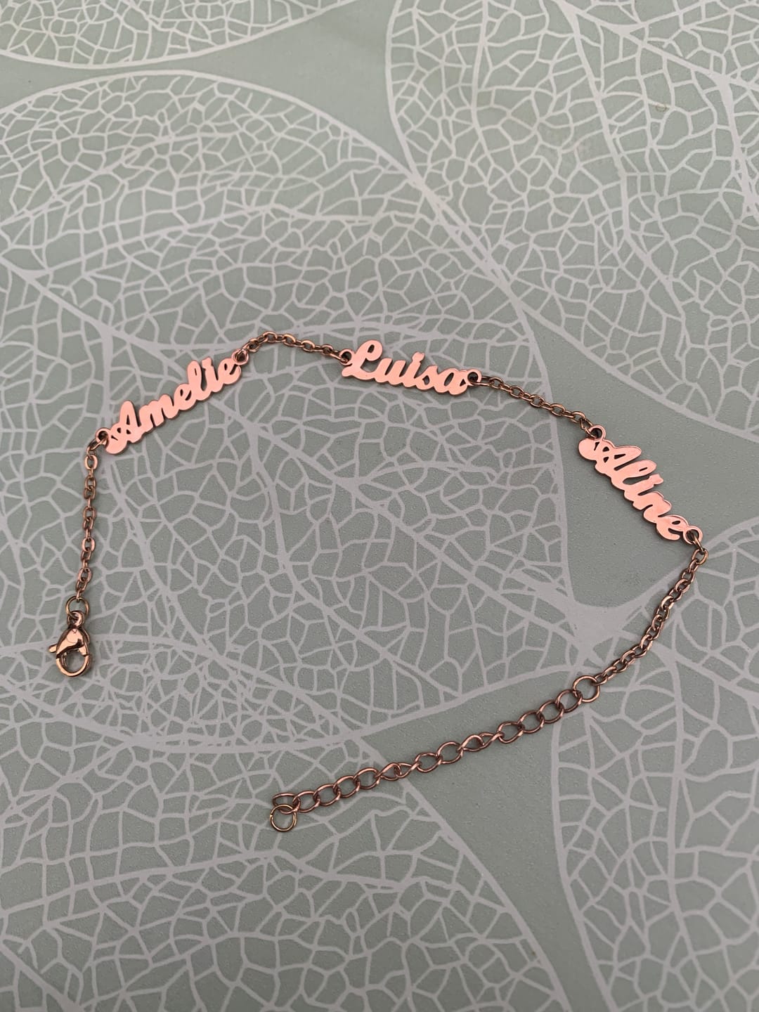 Customer photo review of Personalisierbares Armband mit 3 Namen