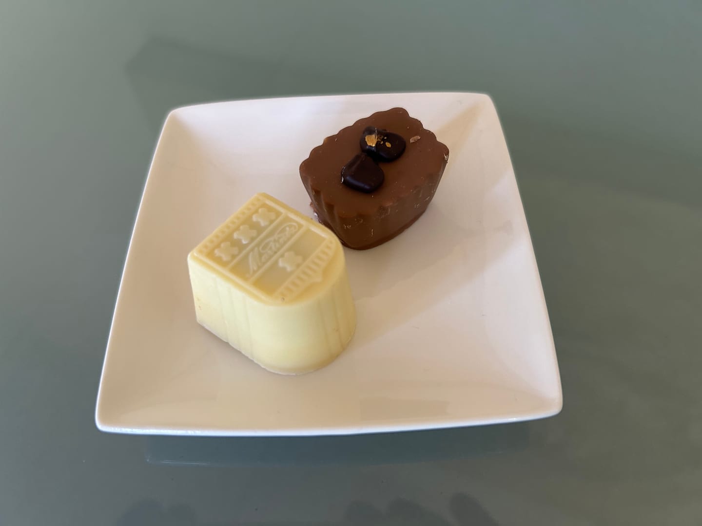 Customer photo review of BonBistro Petitfour Bordjes Yong Squito 10 x 10 cm - Wit - 6 stuks