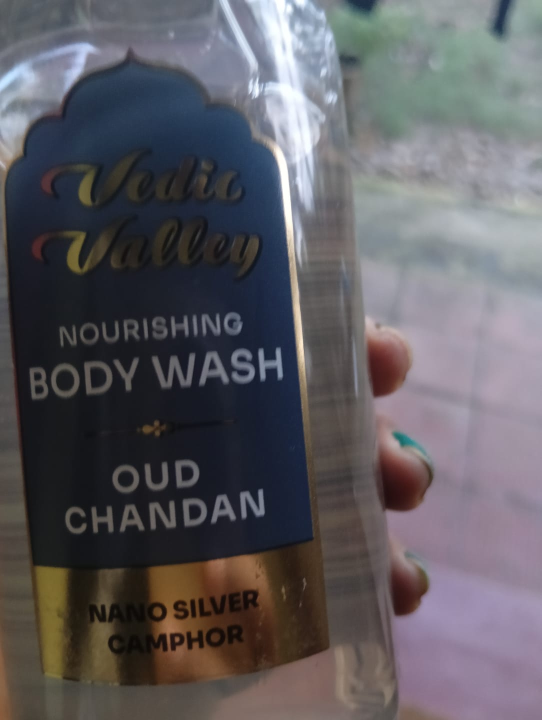 Customer photo review of Oud Chandan  Body Wash (Pack of 2)