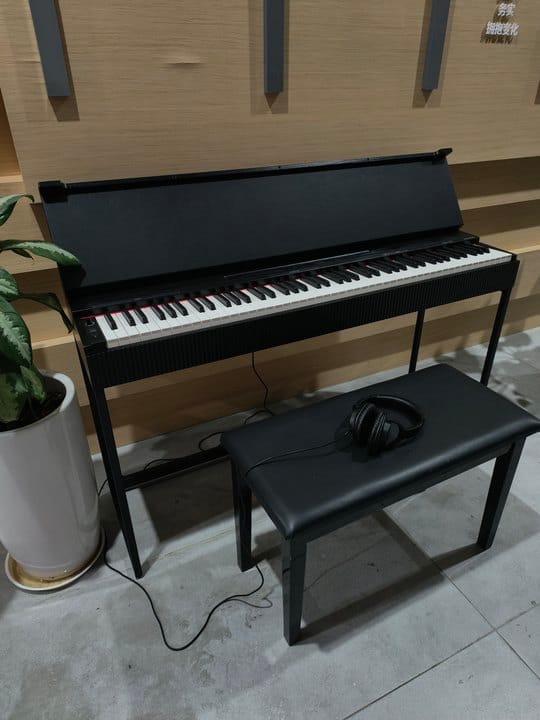 Customer photo review of Donner OURA™ S300 Piano numérique domestique 88 Touches avec Toucher Lourd