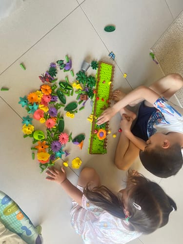 Customer photo review of גינת הקסמים - ערכה מונטסורית לגידול פרחים לילדים 224 חלקים
