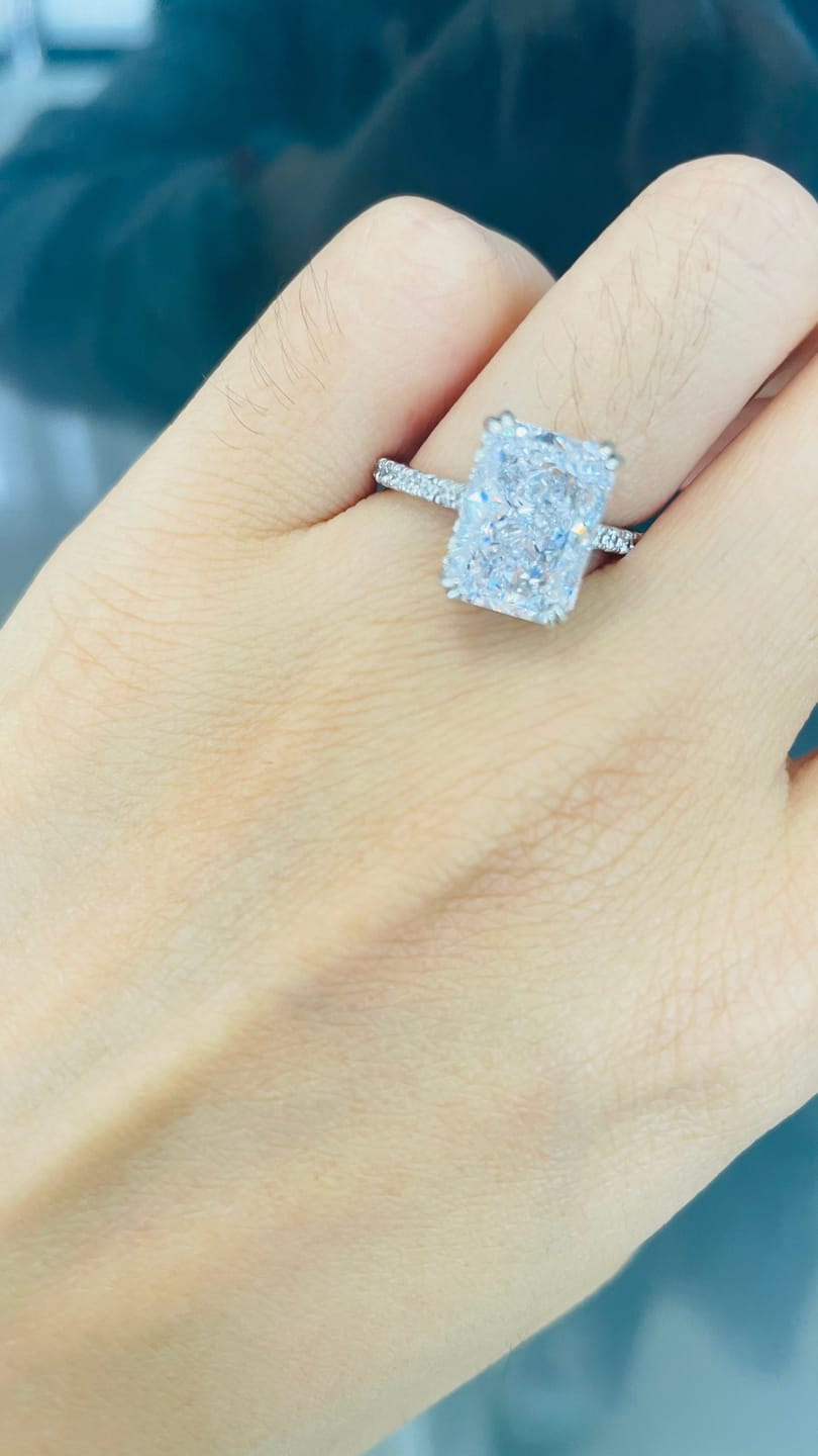 Customer photo review of S925 4.5Ct Radiant Cut Engagement Ring Moissanite/Simulated Diamond Solitaire Stackable Travel Ring For Women