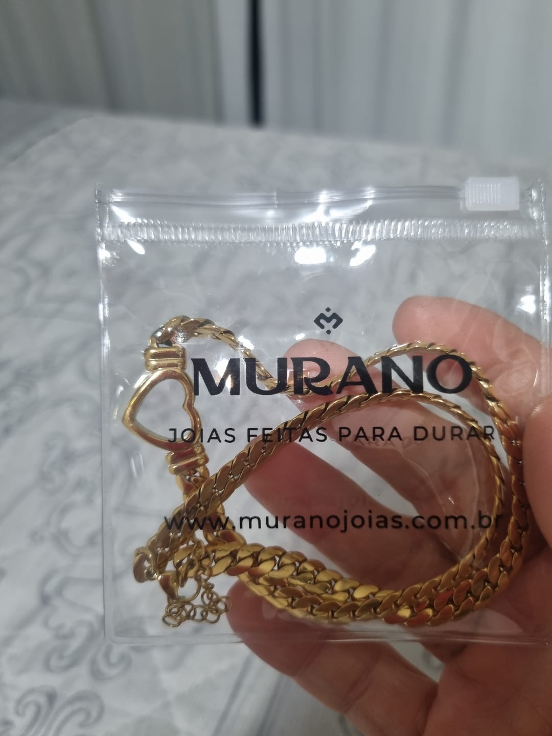 Customer photo review of Colar Gargantilha Coração Minimalista Banhado em Ouro 18K