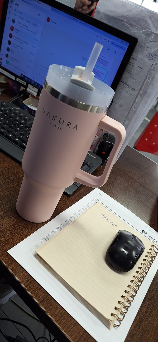 Customer photo review of Vaso Térmico Sakura Adventure 1.18 L Baby Pink