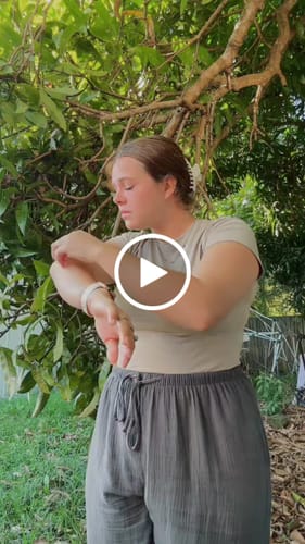 Customer video review of No-Bite Beauty Balm