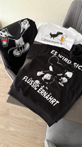 Customer photo review of FLÜSSIG ERNÄHRT - Premium Hoodie Backprint