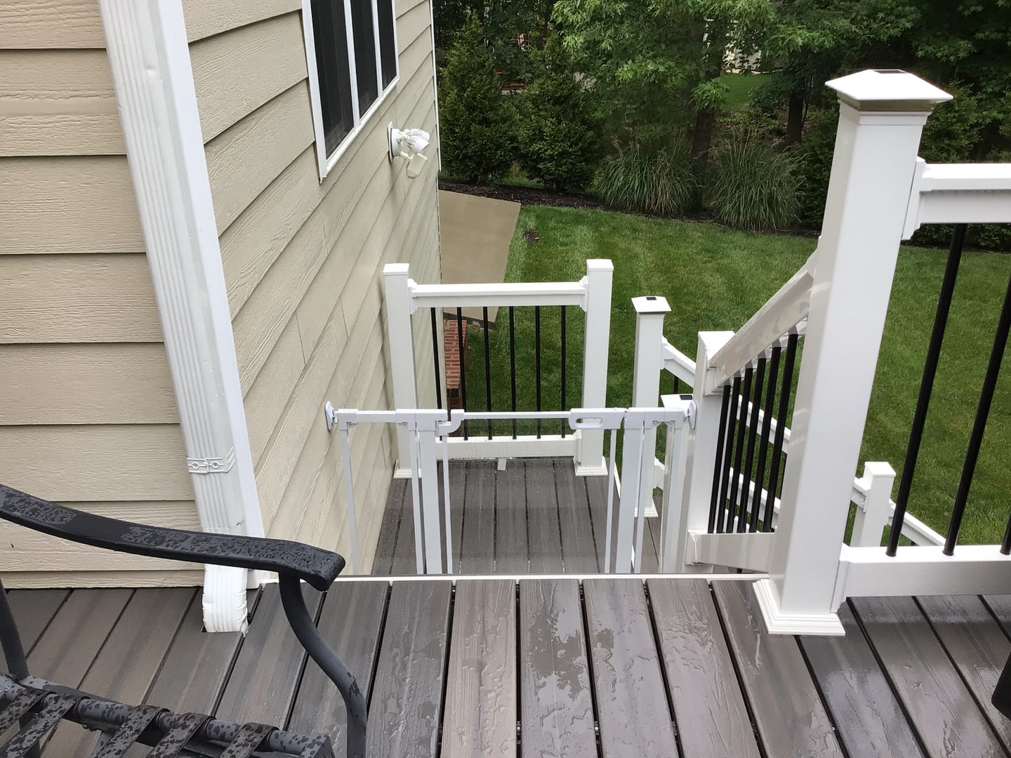 Customer photo review of FairyBaby 30" Tall Crystal Acrylic Pressure Mounted Dog Gate