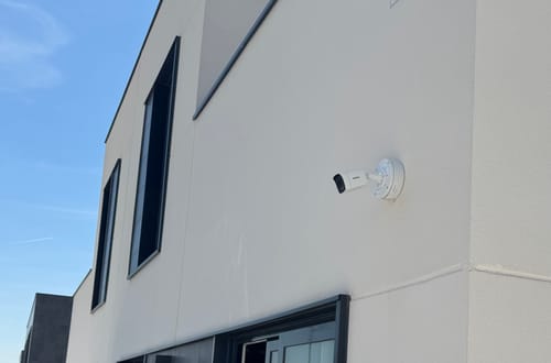 Customer photo review of C1200 - Cámara de vigilancia PoE exterior de 4K 12MP, EXIR Visión Nocturna, detección de humanos y vehículos, H.265+, micrófono incorporado, almacenamiento local máximo de 512 GB, IP67