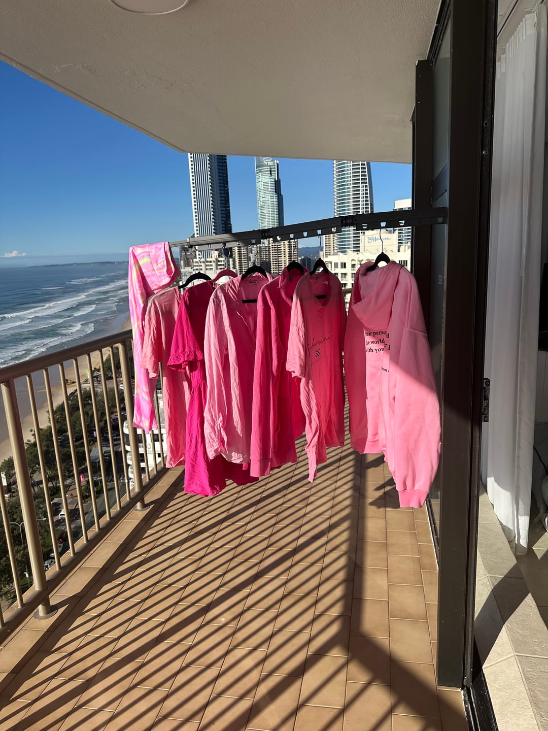 Customer photo review of Flowi™ Suction Clothes Hanger