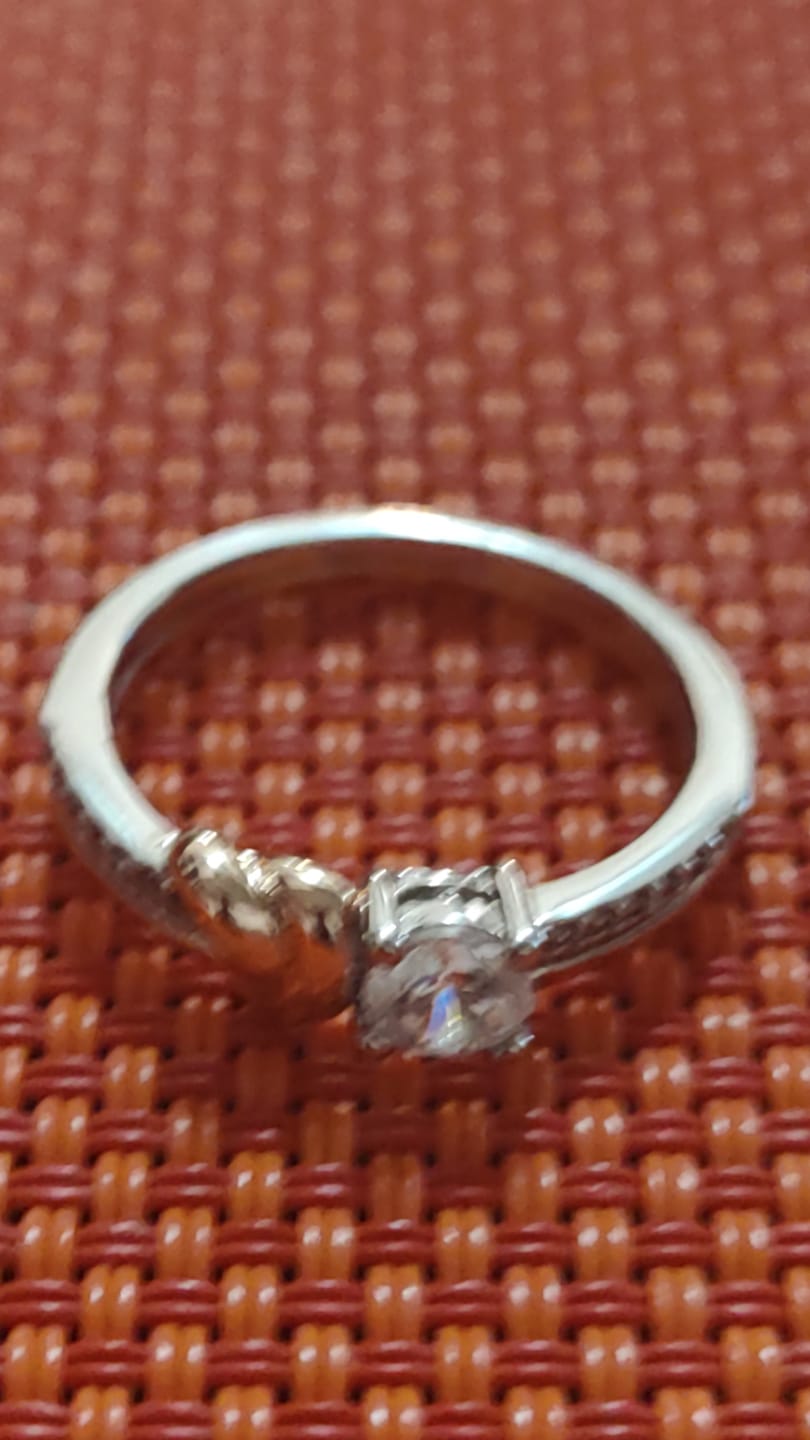 Customer photo review of ANILLO PROMESA CORAZÓN ETERNO CRISTAL SWAROVSKI + KIT DE REGALO