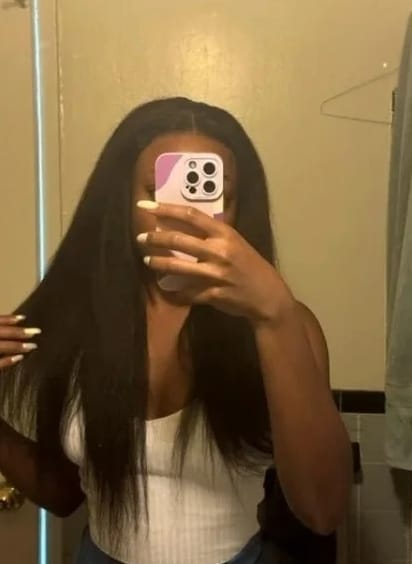 Customer photo review of MORE FACE Pre-bleached Kinky Straight Wear Go Glueless Wig 7x5 Pre-cut HD Lace Pre-plucked