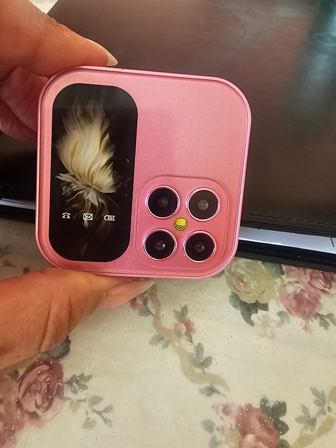 Customer photo review of i17 PRO - Mini Telefono cellulare pieghevole, Fotocamera HD, Messaggi, Internet, Radio Fm, Dual Sim, Torcia, Pieghevole