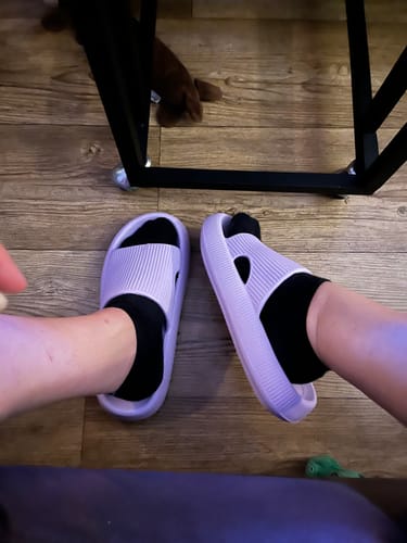 Customer photo review of HappyFlops