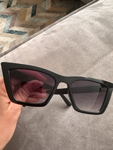 Customer photo review of FIORA | Violet