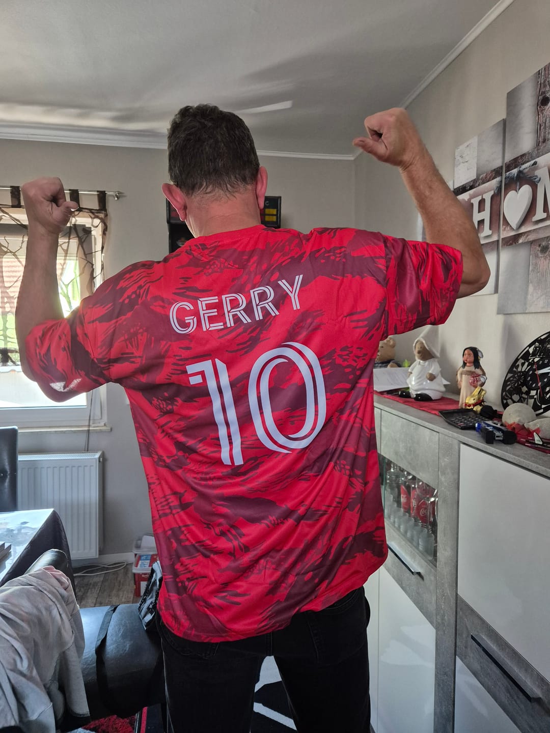 Customer photo review of Deutschland Trikot 2021 mit Hose  Wunschname + Nummer Geschenke für Kinder Erw. Jungen  Fußball
