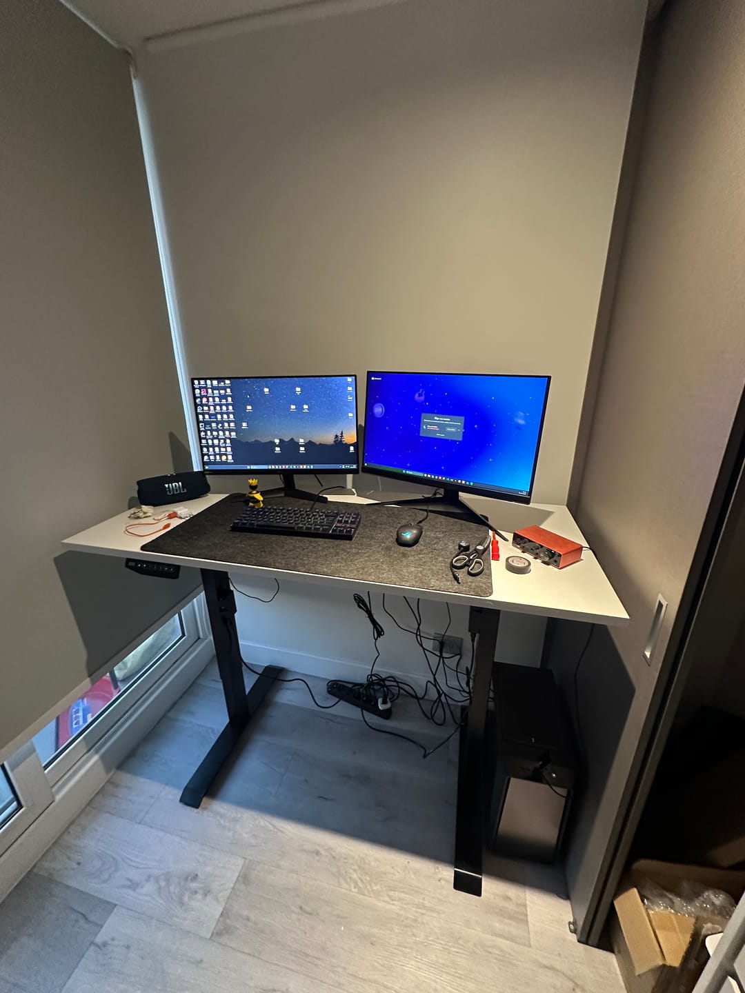 Customer photo review of Escritorio Cosmo Eléctrico 140x60